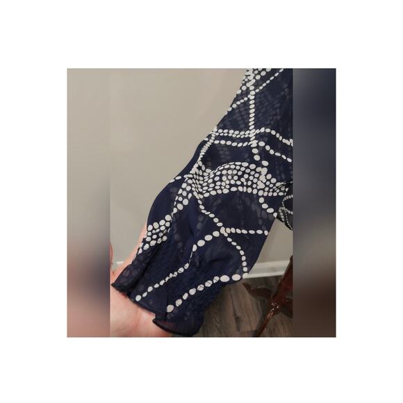 Gorgeous Maurices Sheer Navy Blue Blouse Size Large - Picture 8 of 9